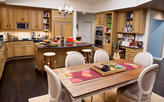 ModernFamily kitchen